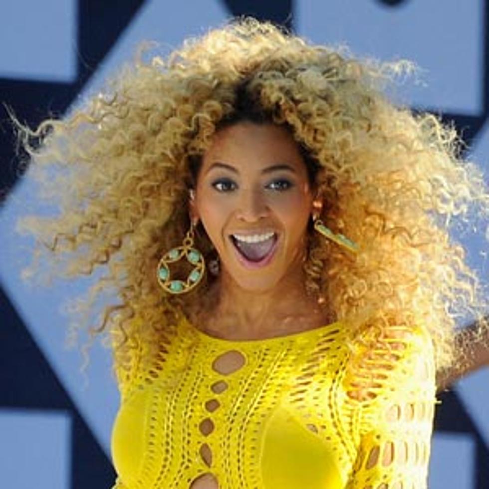 Blond Corkscrew Curls &#8211; Best Beyonce Hairstyles