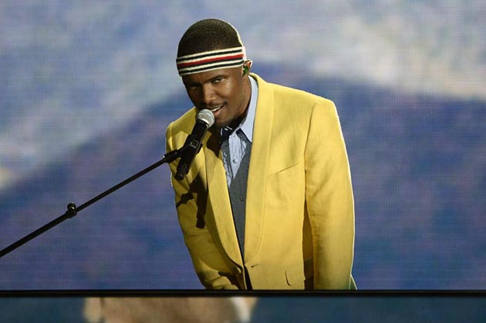 Frank Ocean Performs ‘Forrest Gump’ With Moving Graphics at 2013 Grammys