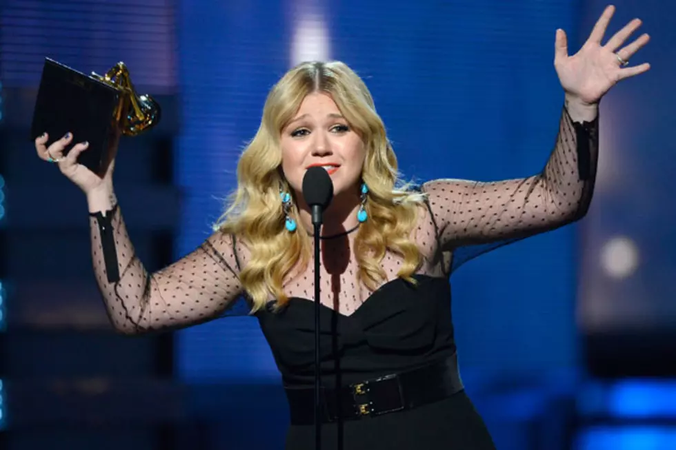 Kelly Clarkson Wins 2013 Grammy Award for Best Pop Vocal Album