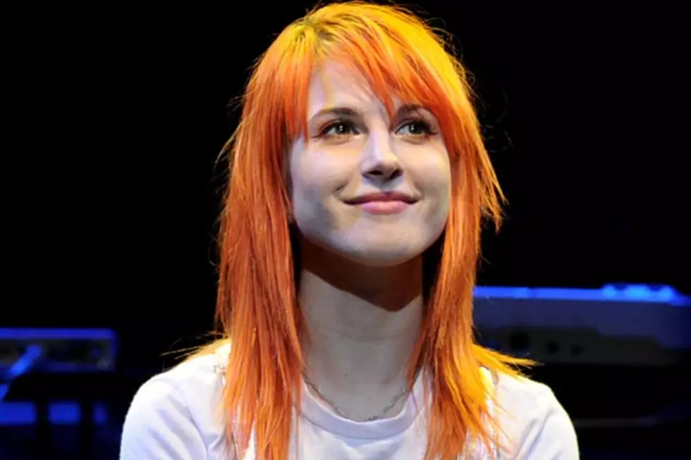 Hayley Williams' Blue Hair and Blue Lips: The Evolution of Her Colorful Style - wide 2