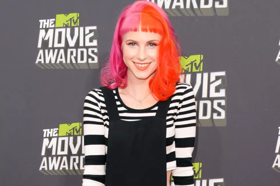 Hayley Williams in Striped Crop Top, Overalls + Ankle Boots – Get the Look