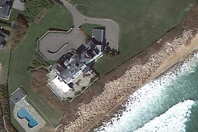Taylor Swift Goes House Hunting In Rhode Island