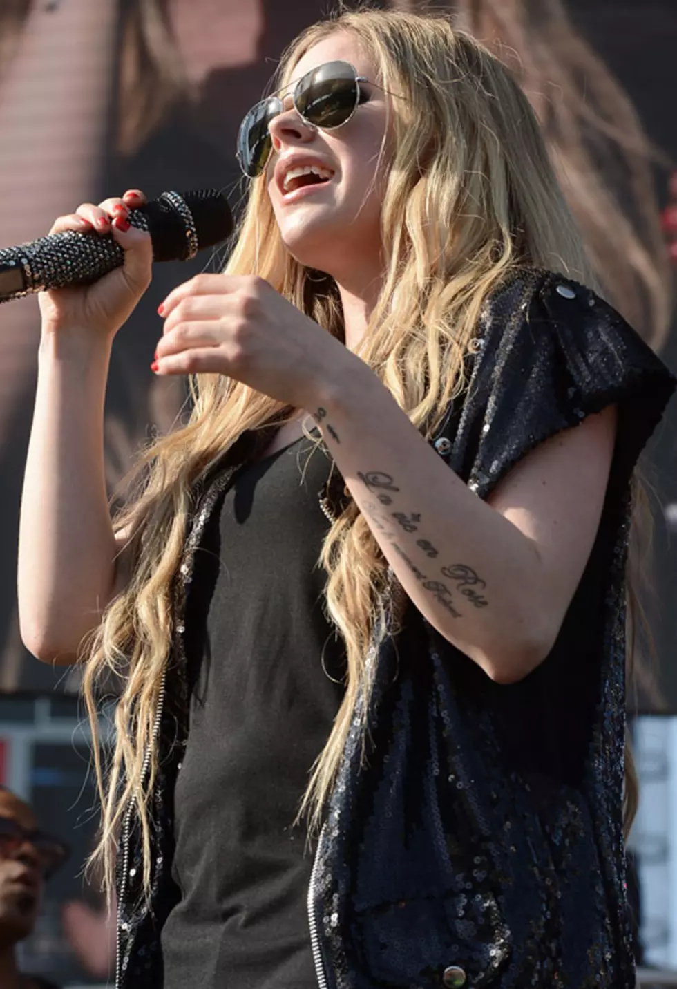 Is Avril Lavigne Pregnant?