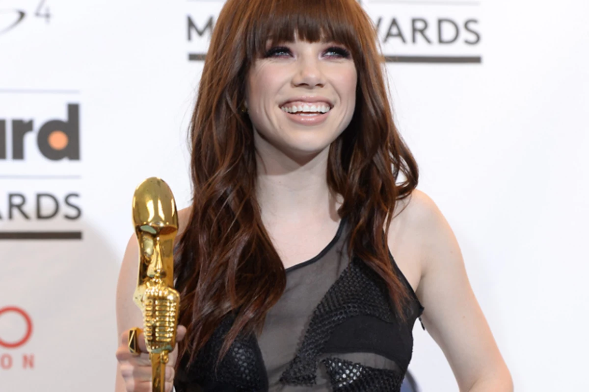 Carly Rae Jepsen S Call Me Maybe Captures Top Digital Song Honor At 13 Billboard Music Awards