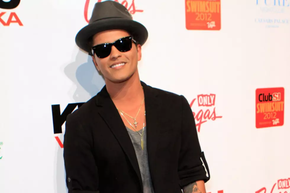Bruno Mars Thanks Fans for 2013 Teen Choice Awards in his R+B Voice [Video]