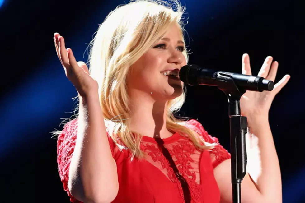 Kelly Clarkson Is Not Pregnant