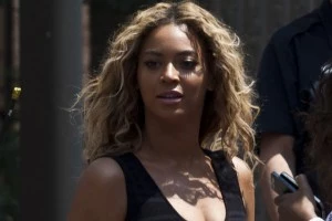 25 Most Popular Beyonce Hairstyles  2023