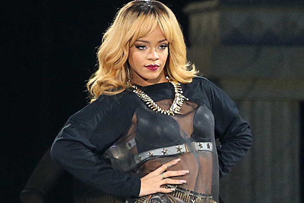 Rihanna Fans Chuck Food at Her for Being Tardy