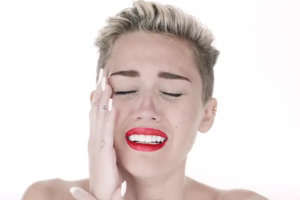 Miley Cyrus, &#8216;Wrecking Ball&#8217; – Song Meaning