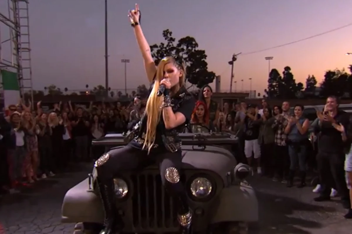 Avril Lavigne Brings 'Rock N Roll' to 'Jimmy Kimmel Live!'