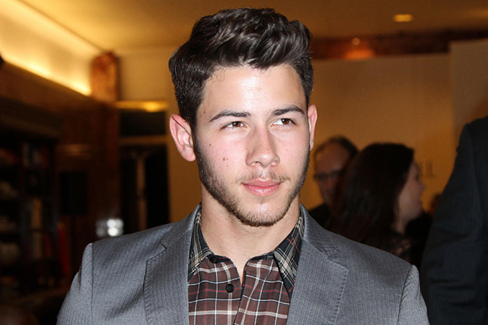 Nick Jonas Flexes Muscles, Dishes on Love Life With Men’s Fitness [VIDEO]