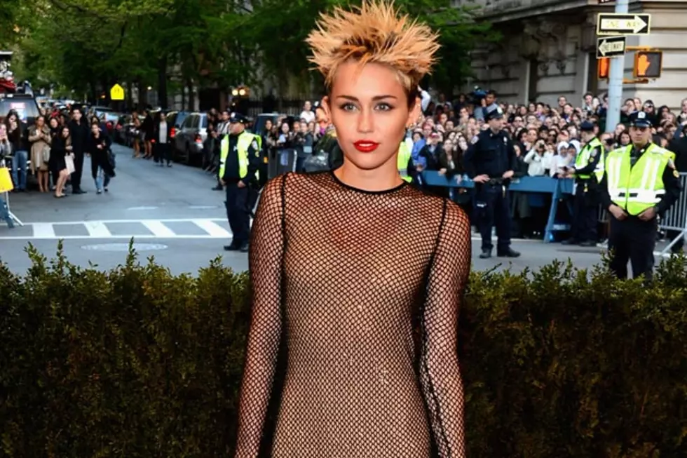 Miley Cyrus to Present at Fashion Group International’s Night of Stars