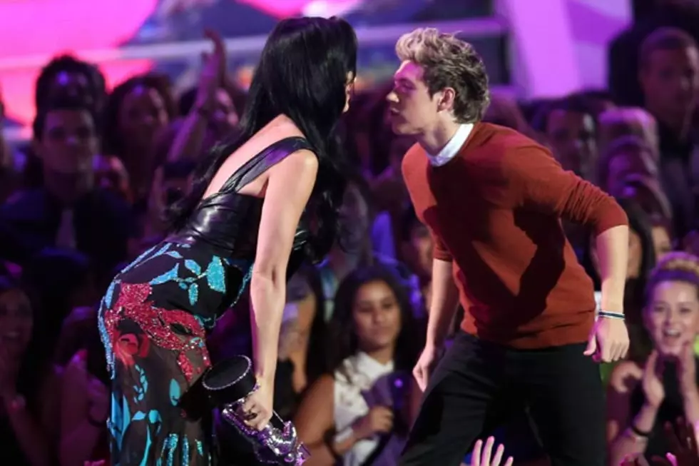 Katy Perry + Niall Horan Are &#8216;Engaged&#8217; [PHOTO]