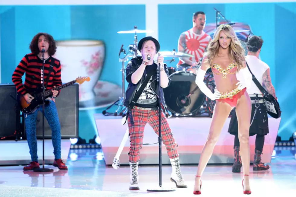 Fall Out Boy Rock 2013 Victoria&#8217;s Secret Fashion Show With a Little Help From Taylor Swift [VIDEO]