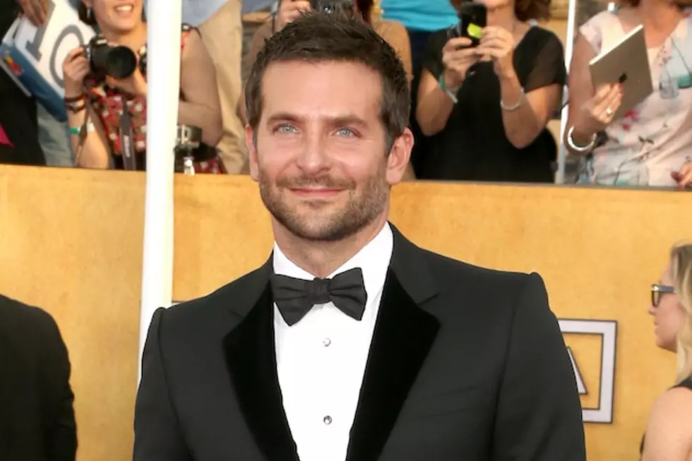 Bradley Cooper&#8217;s Crotch Groped by SAG Awards Reporter [VIDEO]