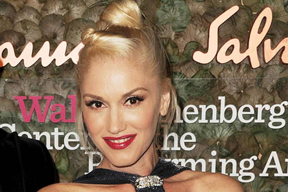 Gwen Stefani Flaunts Baby Bump on Twitter [PHOTO]