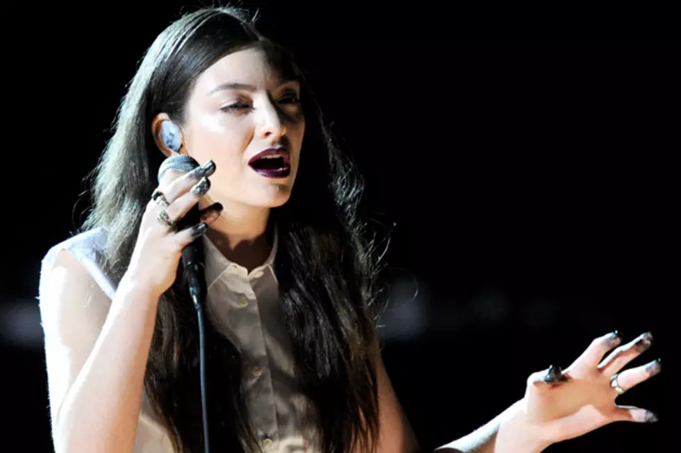 Lorde Performs ‘Royals’ at the 2014 Grammy Awards, Wins Pop Solo Performance [VIDEO]