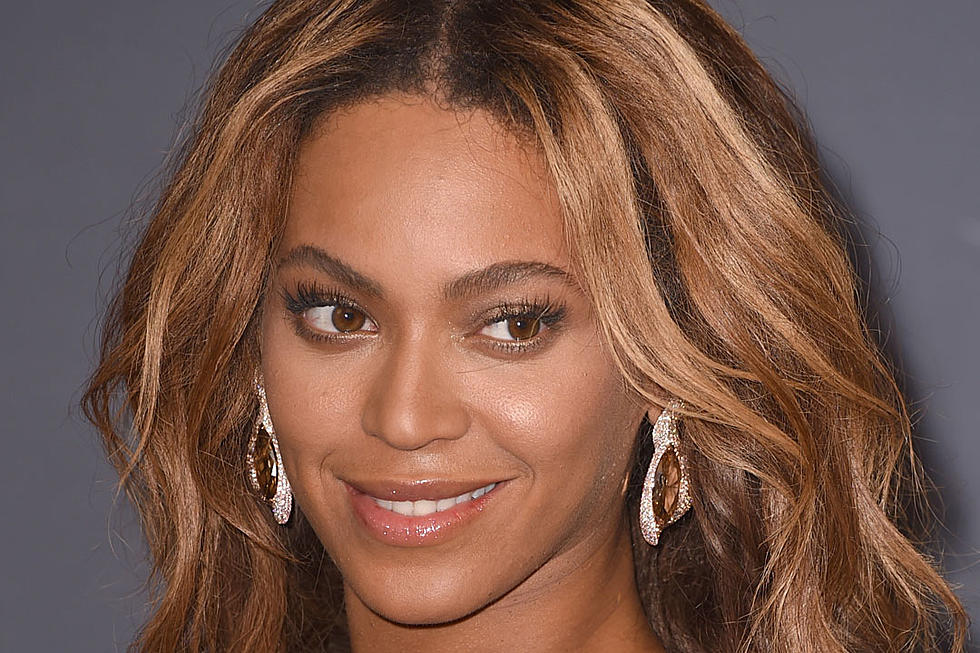 Beyonce's Grammy Dress Was a Size 2/4, Found on Instagram [PHOTOS]