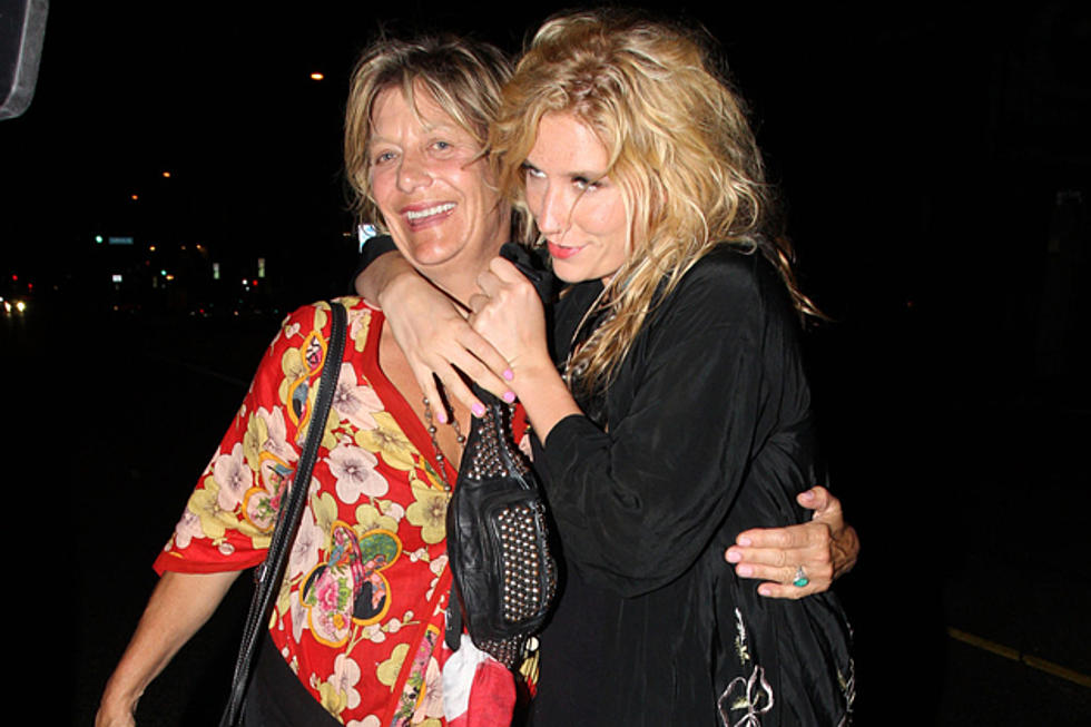 Kesha’s Mom Pebe Sebert Checks Into Rehab With Her