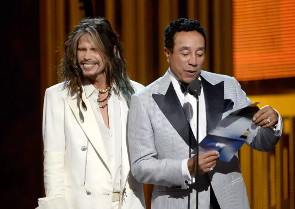 Steven Tyler Sports New Look With Mustache at 2014 Grammys [PHOTOS]