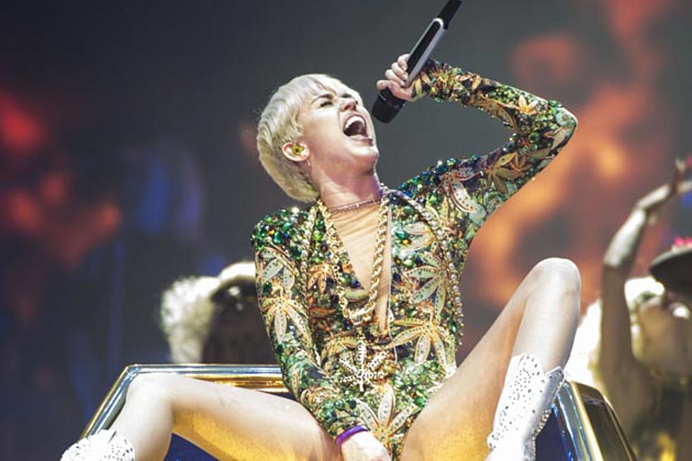 Miley Cyrus Kisses Another Female Pop Star [NSFW PHOTO]