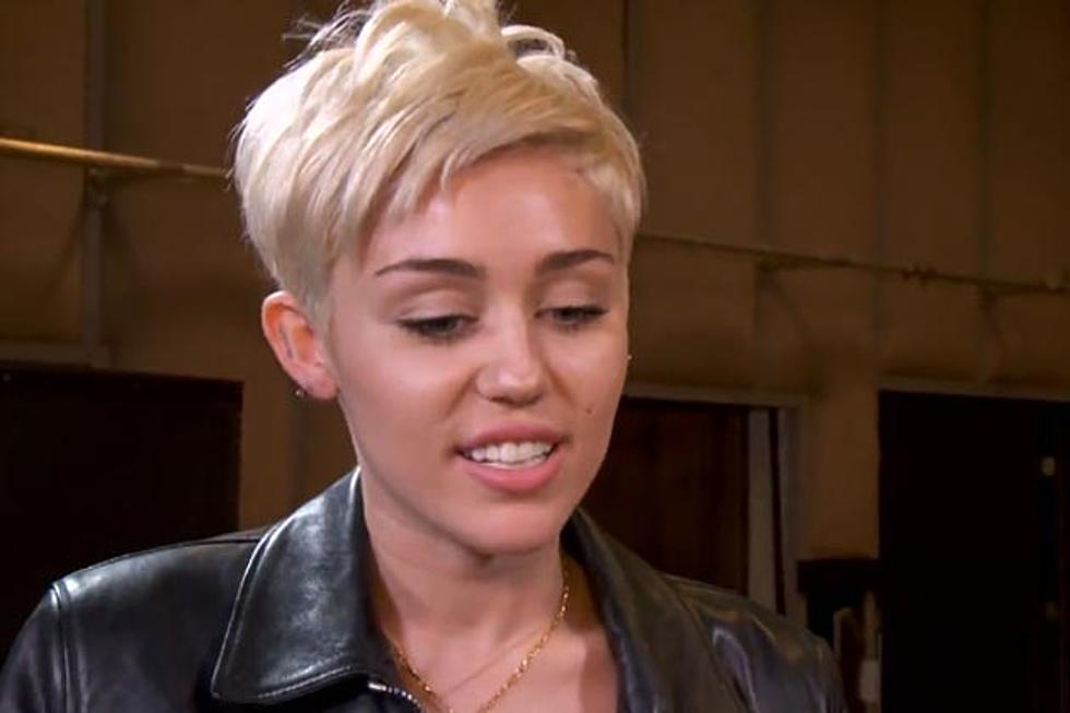 Miley Cyrus Bangerz Tour: Art Education + Giant Hot Dogs [PHOTOS + VIDEO]