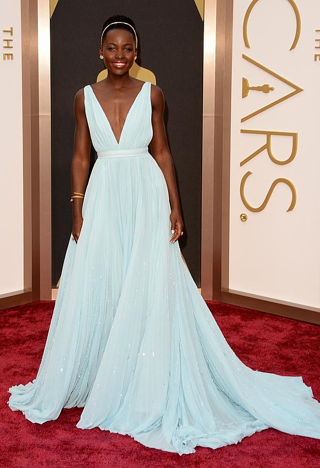 See Lupita Nyong'o's Blue Prada Gown at 2014 Oscars [PHOTOS]