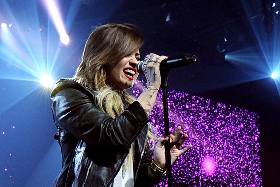 Demi Lovato Dyes Her Hair Again, This Time Going Blonde [PHOTO]