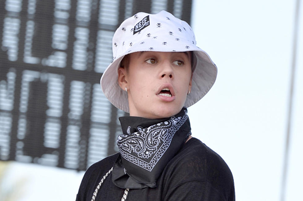 Justin Bieber Reveals He Was Going to Propose in Central Park, Poses With Fans [PHOTOS]