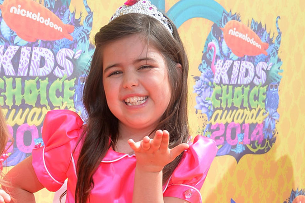 Sophia Grace Sings 'Do You Want to Build a Snowman' [VIDEO]