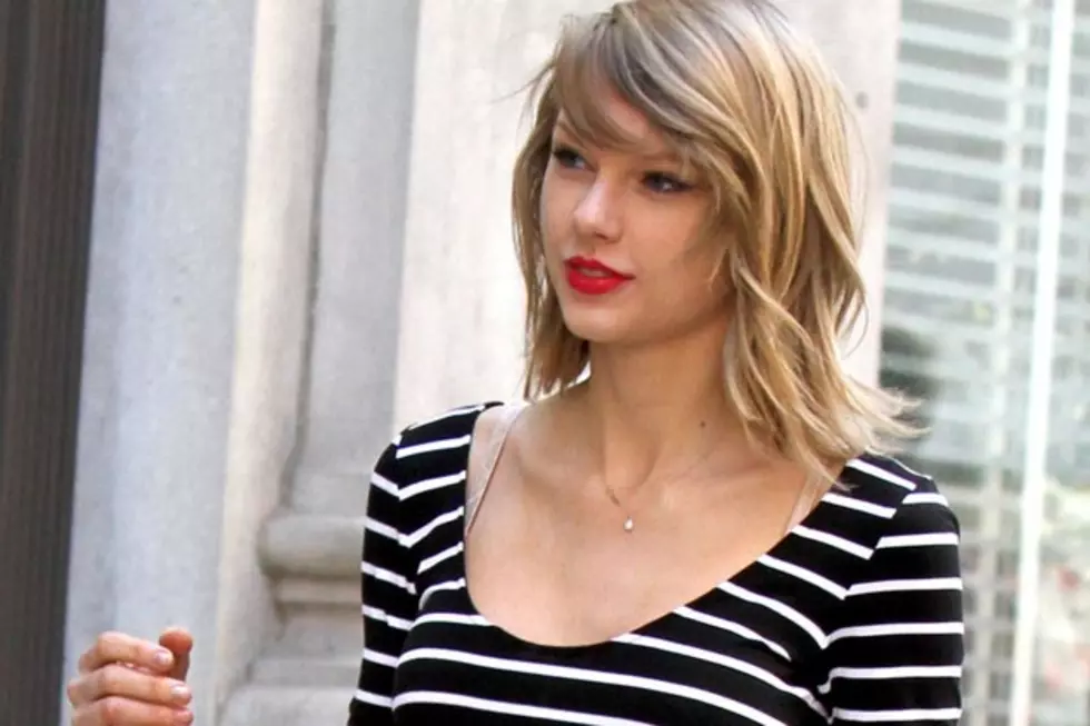 Taylor Swift Flies to Ohio for Fan Bridal Shower [PHOTOS]