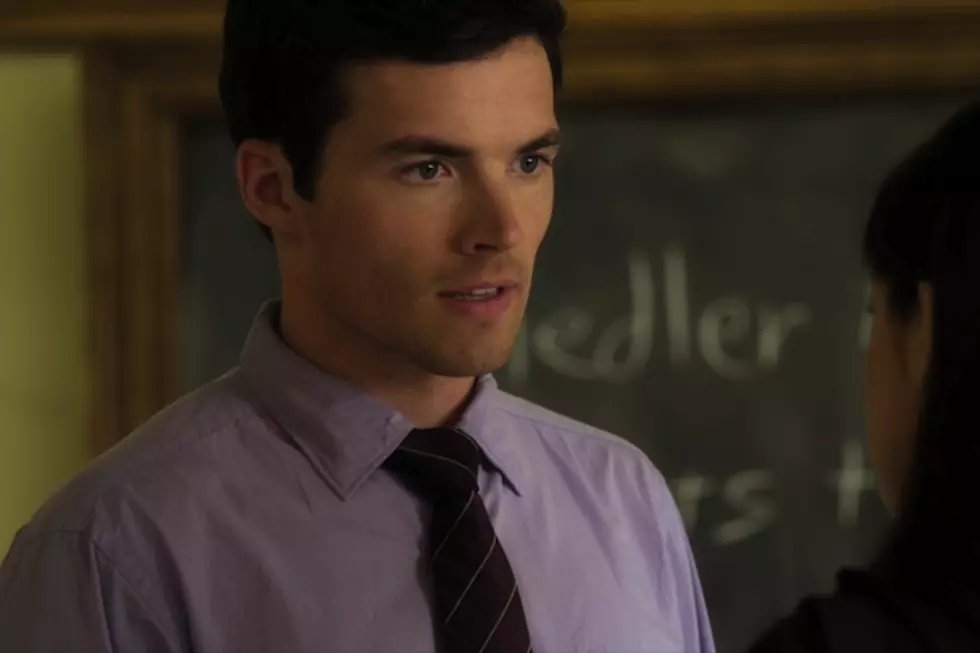 ‘Pretty Little Liars’ Spoilers: Will Ezra Only Be Back in Flashback Form? [PHOTO]
