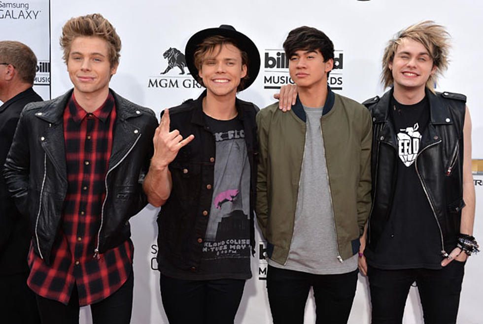 5 Seconds of Summer Are Punk-Pop Perfection on 2014 Billboard Music Awards Red Carpet [PHOTOS]