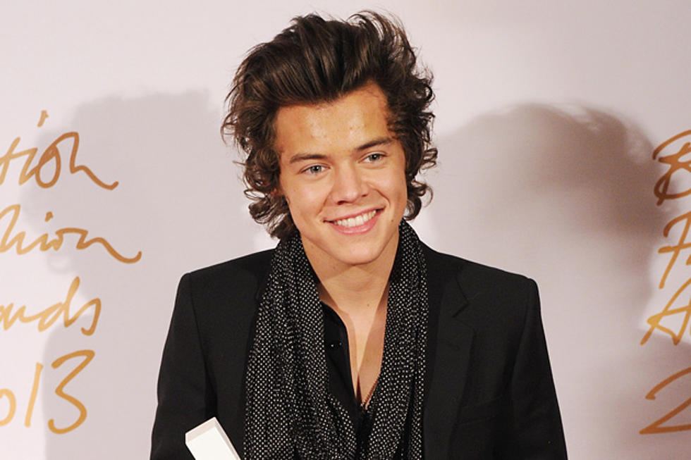 Watch Harry Styles Hilariously Pull Down Piers Morgan&#8217;s Pants [VIDEO]
