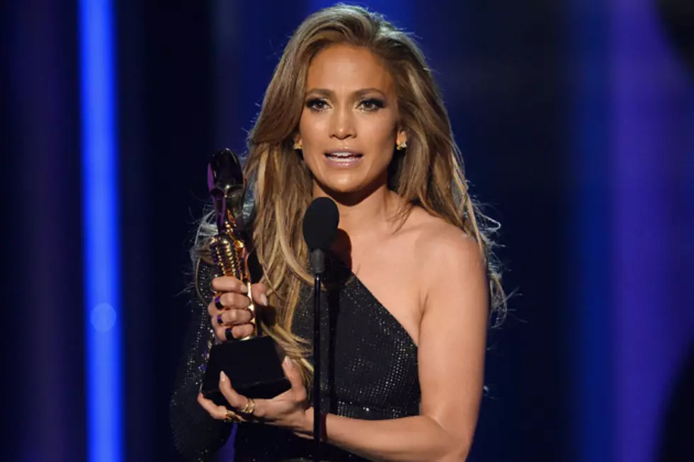 Jennifer Lopez Sizzles in ‘First Love’ Performance at 2014 Billboard Music Awards [VIDEO]