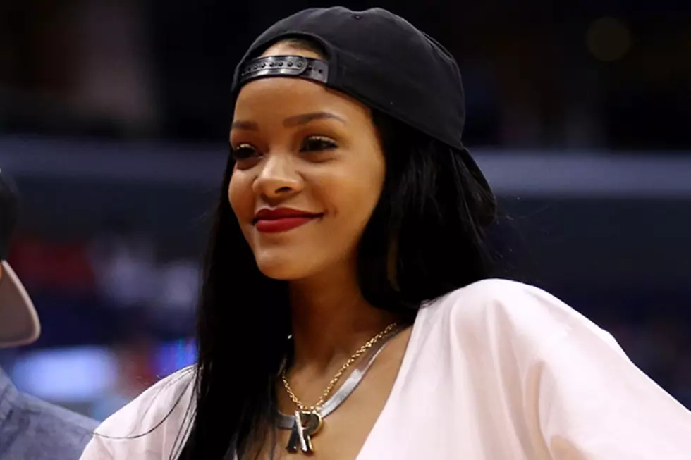 Rihanna Apologizes for Selfie Slip-Up with $25,000 Donation