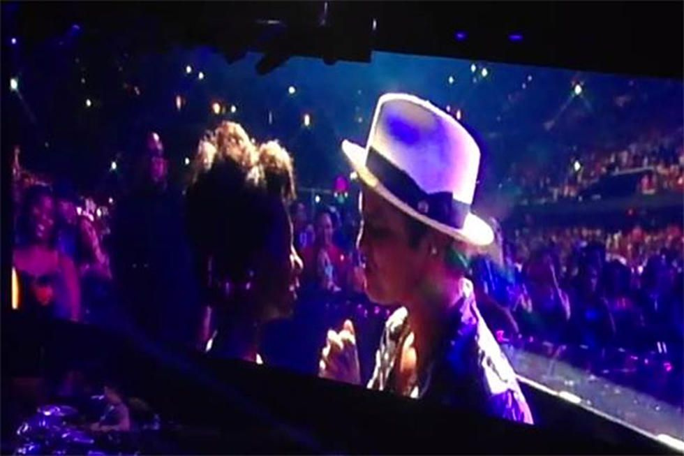 Bruno Mars Dedicates Concert