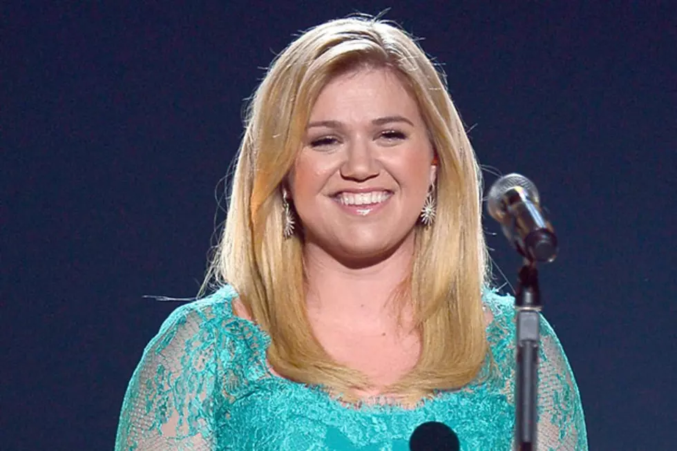 Kelly Clarkson Shares First Photo of New Baby