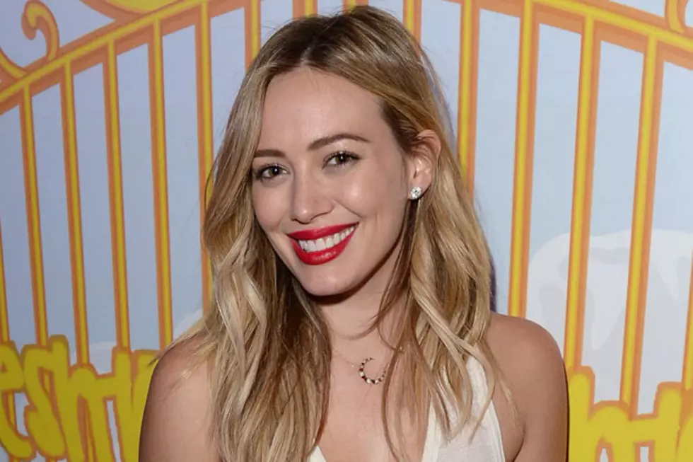 Hilary Duff Announces RCA Record Deal + New Single &#8216;Chasing the Sun&#8217; [PHOTO]