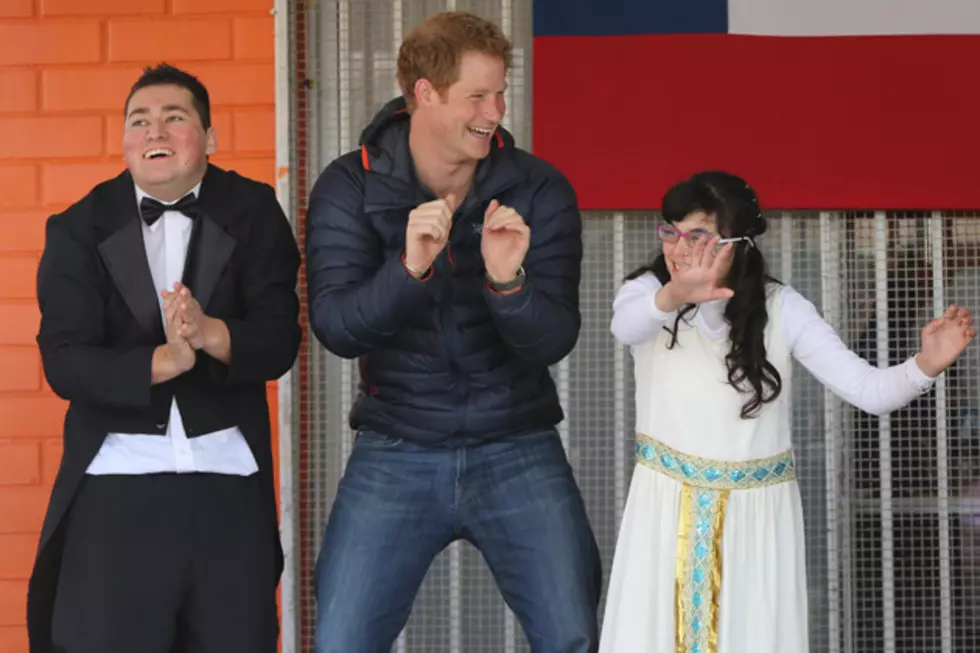 Prince Harry Dances to Katy Perry’s ‘Firework’ With Kids With Disabilities [VIDEO]