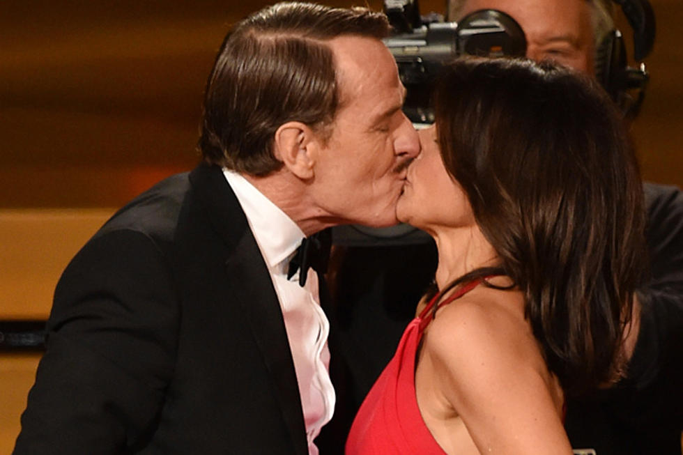 Bryan Cranston Makes Out With Julia Louis-Dreyfus at 2014 Emmys [VIDEO]