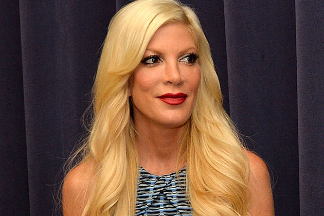 Tori Spelling Chops Off Her Own Hair Photo