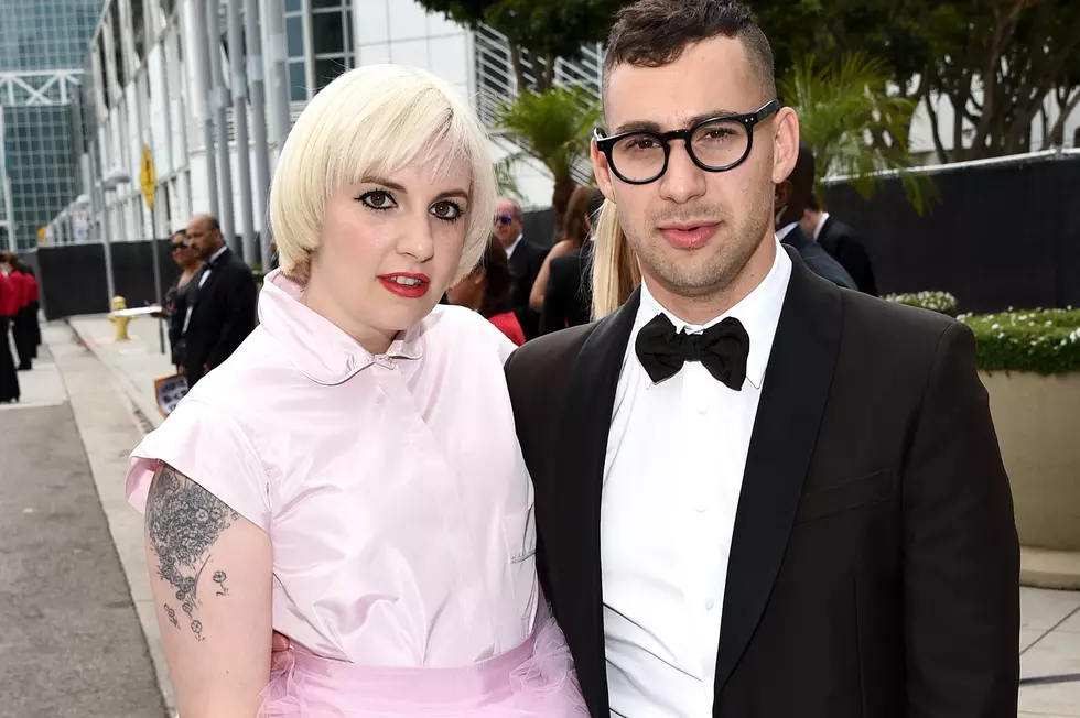 Lena Dunham Rocks Pink Layers on the 2014 Emmys Red Carpet [PHOTOS]