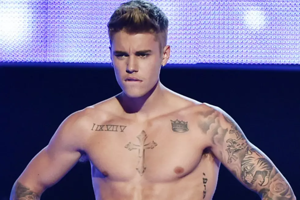 Justin Bieber Strips Down to His Boxers at NYFW [PHOTOS]