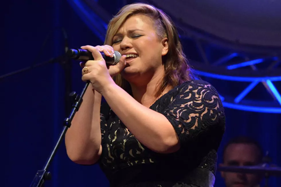 Kelly Clarkson Unveiling Songs from New Album before Its Release