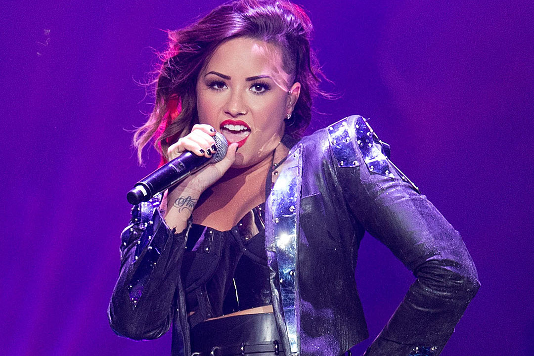 Demi Lovato Crowdsurfed to Escape Mosh Pit at Dimmu Borgir Show