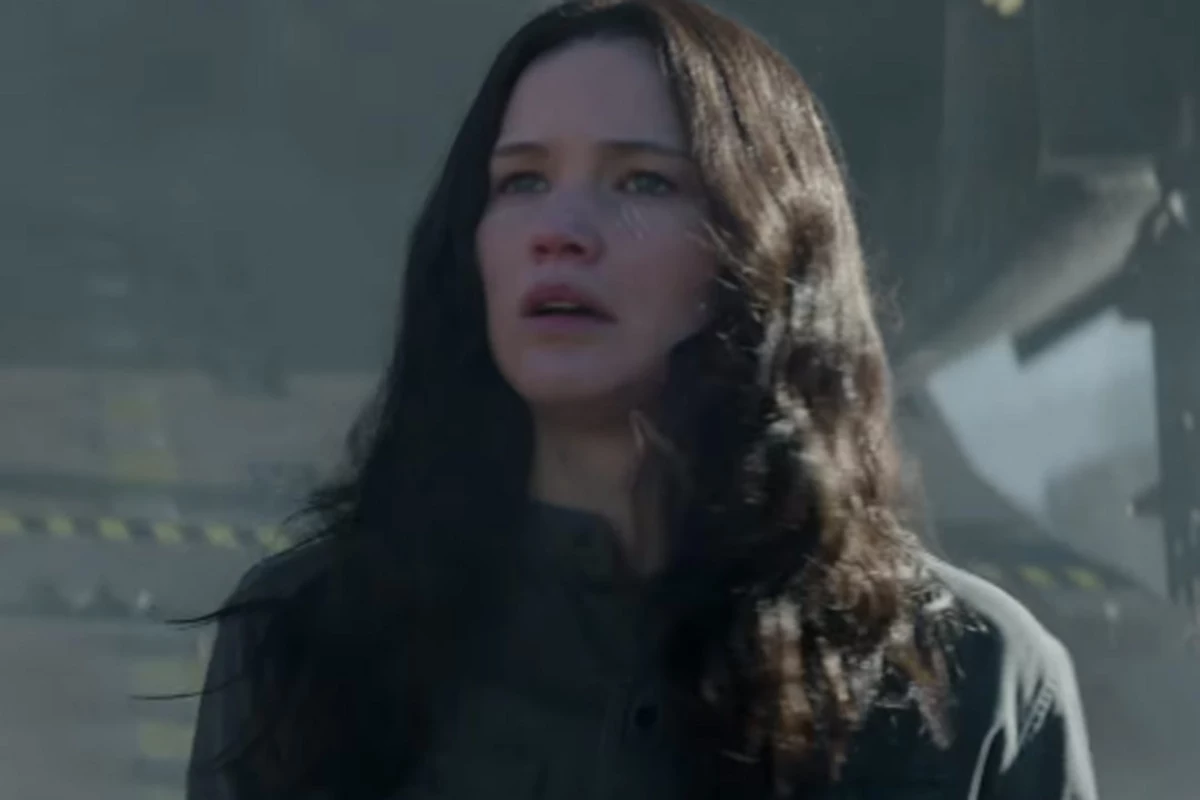The Hunger Games Mockingjay Part 1 Trailer Katniss Returns Home [video]