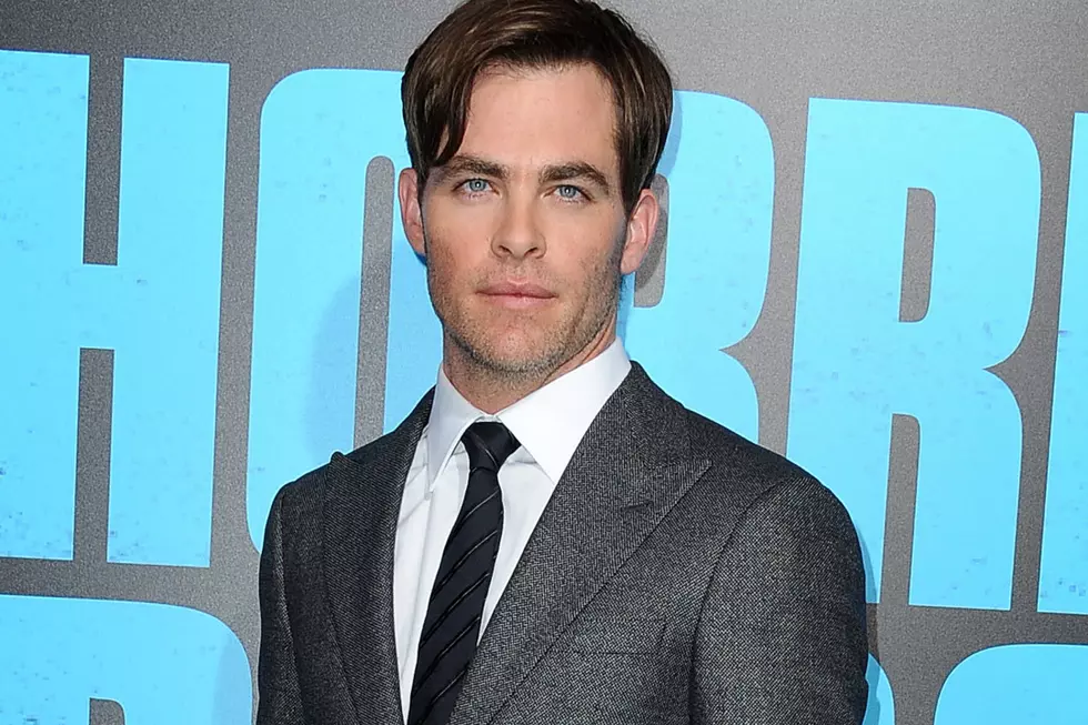 Chris Pine Serenades the Luckiest Fan Ever, Melts Our Hearts [VIDEO]