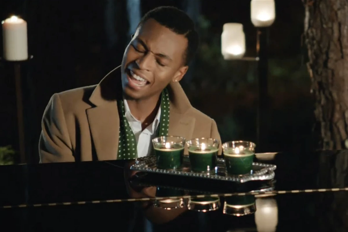 2014 Glade Holiday Commercial What's the Song?