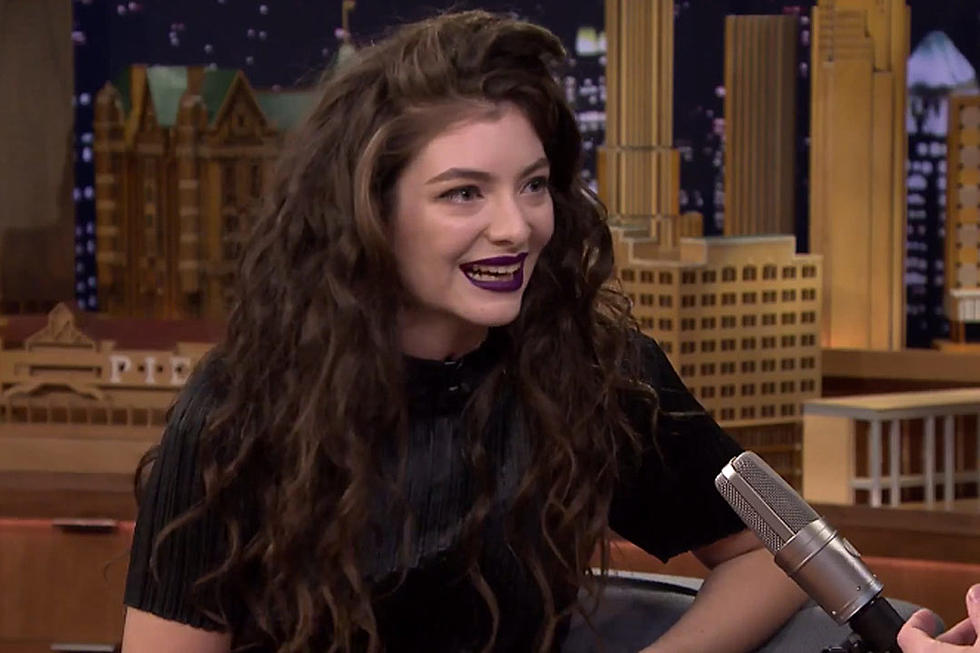 Lorde Says She Was Taylor Swift’s Manager for a Night, Performs on ‘Jimmy Fallon’ [VIDEOS]